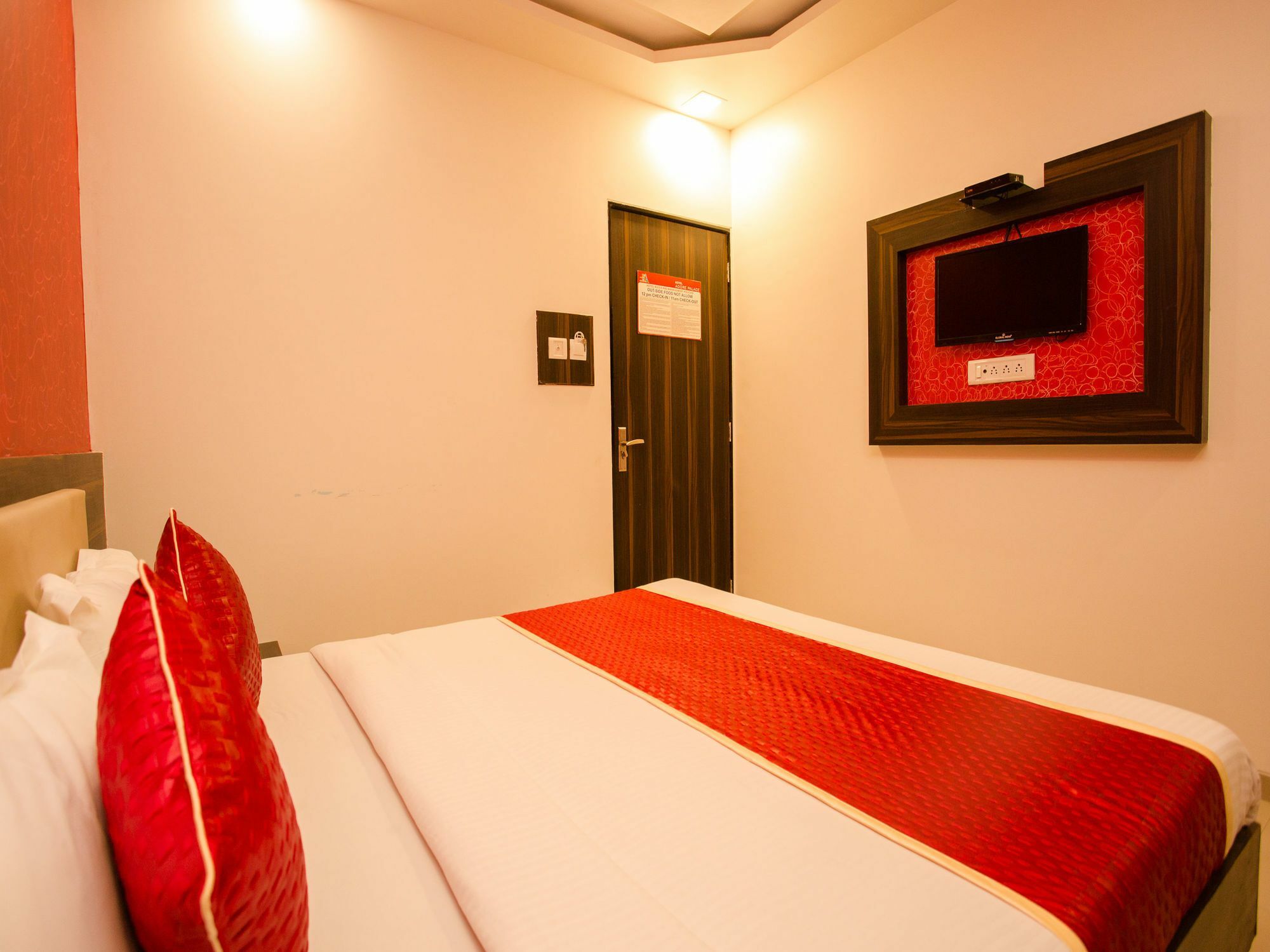 Hotel Adore Palace Mumbai  Buitenkant foto