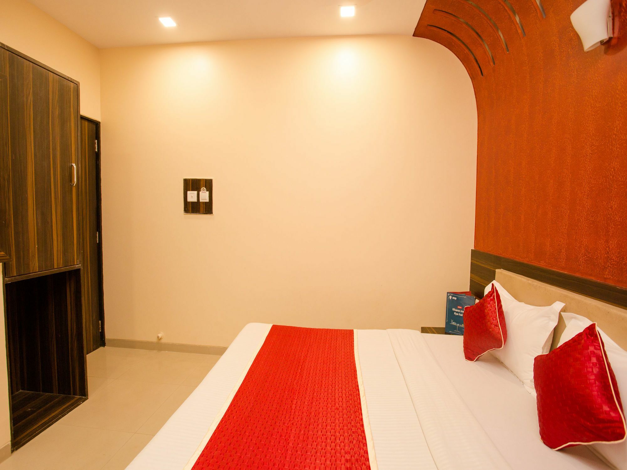 Hotel Adore Palace Mumbai  Buitenkant foto